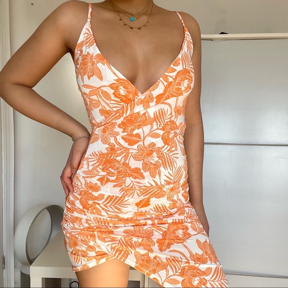 Orange floral dress 🍊 - Picture 4 of 5
